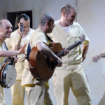 Knastbrüder beim Square Dance